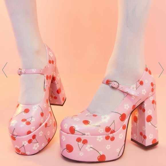 Sexy Dolls Kill Mary Jane Platforms. - Picture 4 of 6